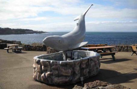 Whale statue in Whale Park
